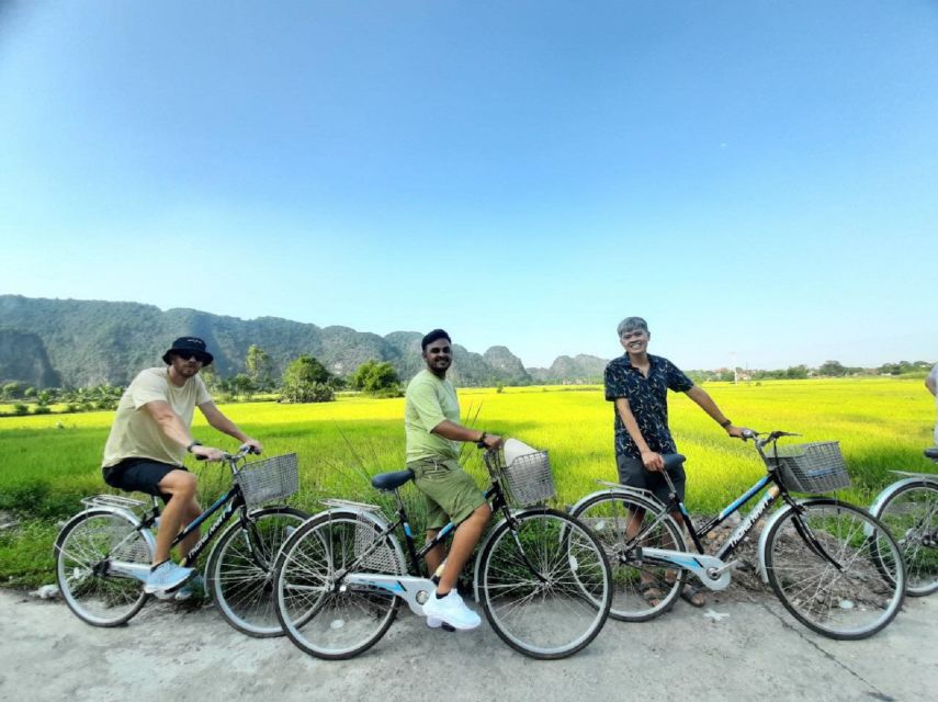 Ninh Binh: Hoa Lu, Trang An and Mua Caves Hiking Day Trip - Guides, pacing, and the group experience