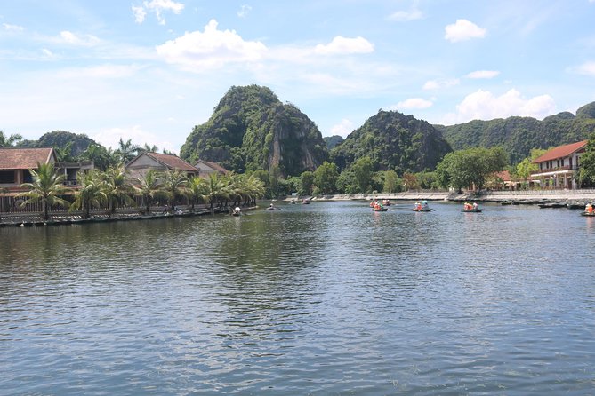Ninh Binh Luxury Tour 2 Days 1 night by limousine See Hidden Gems - Mua Cave and the 500-step climb