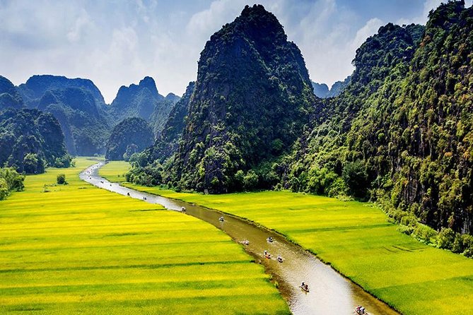 NINH BINH MEMORABLE DAY: Hoa Lu, Mua Cave, boat trip Tam Coc, Trang An optional - How the 10 to 11 hours feel