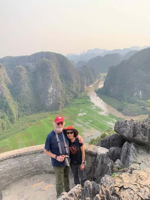 Ninh Binh: Mua Cave Hike, Trang An Boat & Village Bike Tour - A garden café and optional bamboo weaving