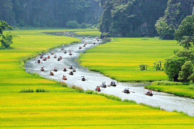 Ninh Binh One Day Trips- from Hanoi - A Vietnamese buffet near Hoa Lu