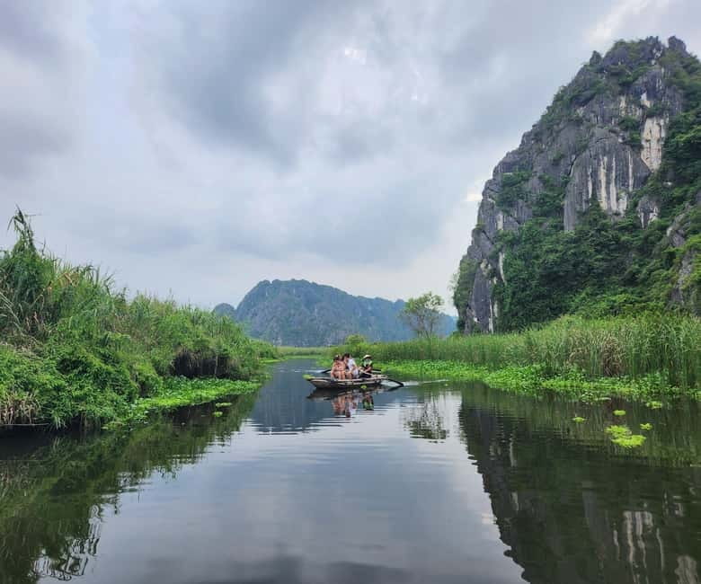 Ninh Binh Private Tour: Bai Dinh-Trang An/Tam Coc-Mua Cave - Lunch before the river
