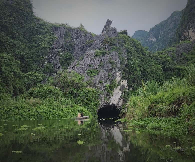 Ninh Binh Private Tour: Bai Dinh-Trang An/Tam Coc-Mua Cave - The guide and private-car advantage