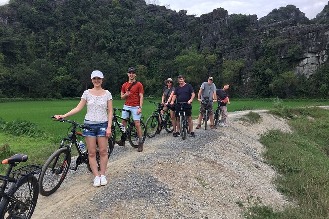 Ninh Binh Private Tour to Mua Cave Trang An Grottoes From Hanoi - Two hours by sampan in Trang An