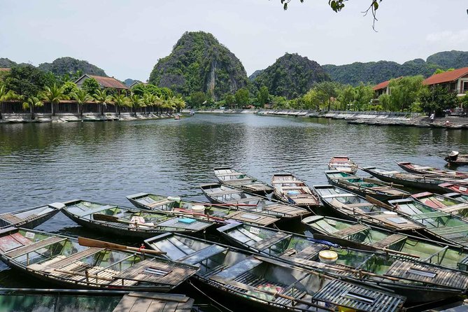 Ninh Binh Private VIP Tour - Tam Coc by boat, with caves and rice fields