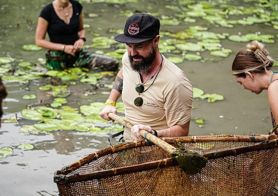 Ninh Binh: Rice planting and fishing by basket tour - What the $25 price really covers