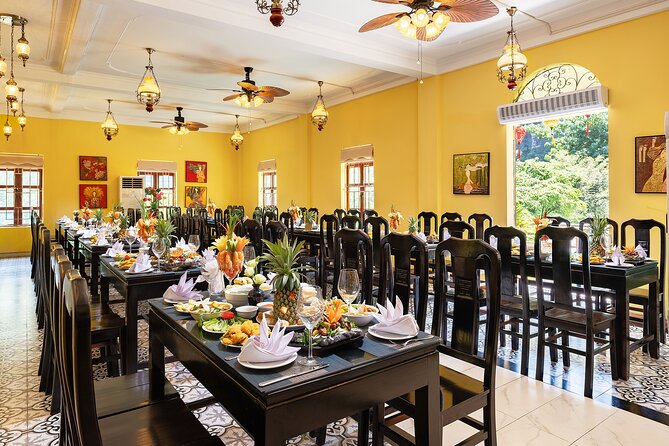 Ninh Binh Small Group Day Tour from Hanoi by Luxury DCAR - Mua Cave and the 500-step finish