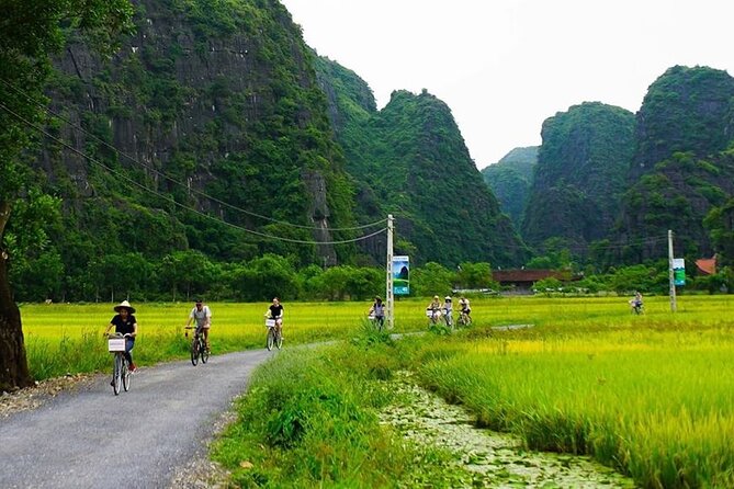 Ninh Binh Tour: Deluxe & Small Group Tam Coc Hoa Lu - Boat, Biking, Buffet Lunch - Weather, crowds, and comfort