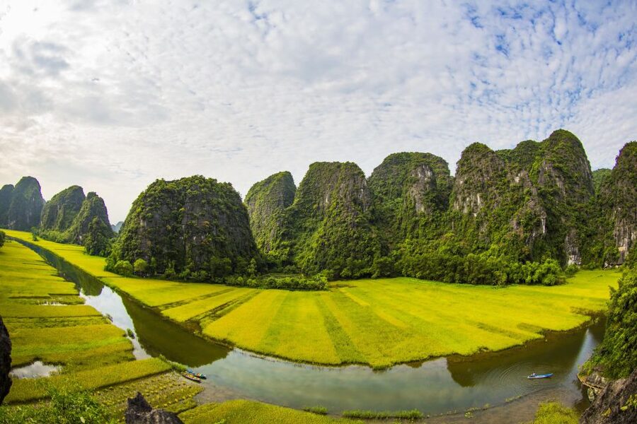 Ninh Binh Tour: Full-Day Hoa Lu and Tam Coc Boat Tour - Why Tam Coc makes this day trip worthwhile