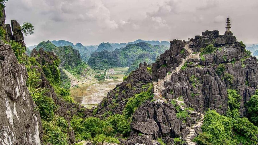 Ninh Binh: Trang An Boat Ride, Hoa Lu & Mua Cave Sunset - Motorbike or vintage Army Jeep?