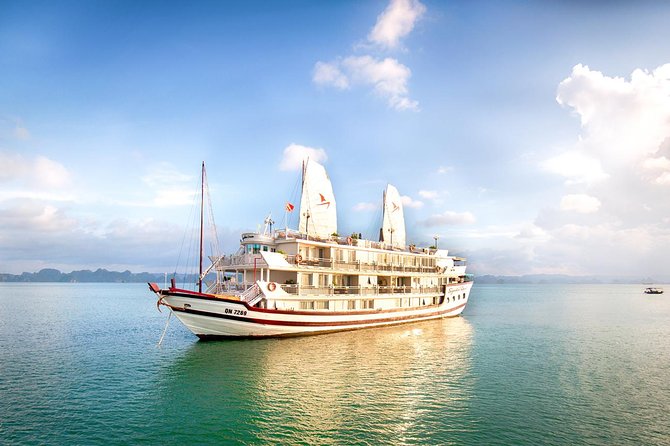 (Official) Signature Royal Cruise - 02 days 01 night program - Checkout at 9:00 a.m. and brunch before the pier