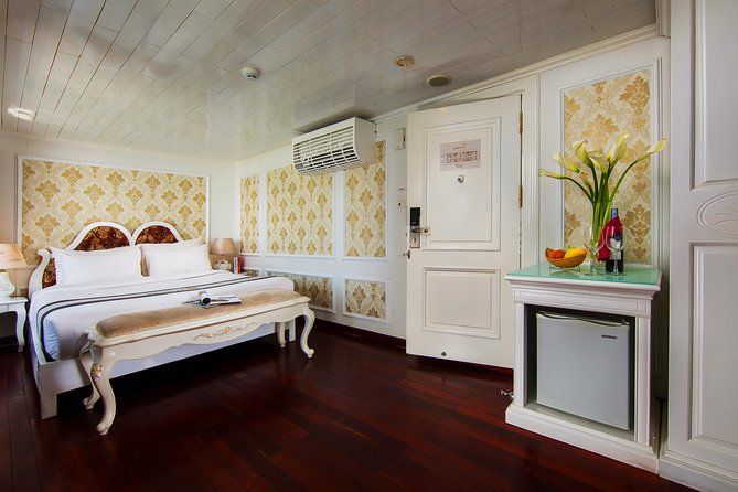 (Official) Signature Royal Cruise - 03 days 02 nights program - Tai chi and the full Ha Long Bay day