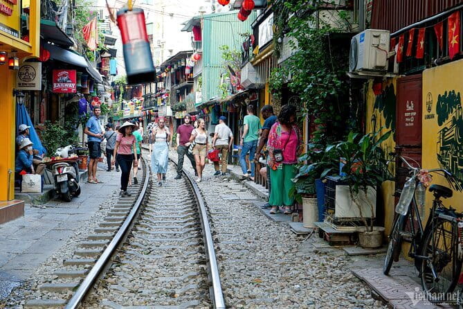 Old Quarter Food Tour in Hanoi - What the small group changes