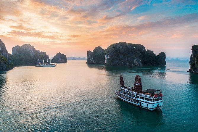 Overnight Bai Tu Long Bay Cruise from Hanoi - Ha Long Bay All-Inclusive - Dinner, cooking, and a night on the water