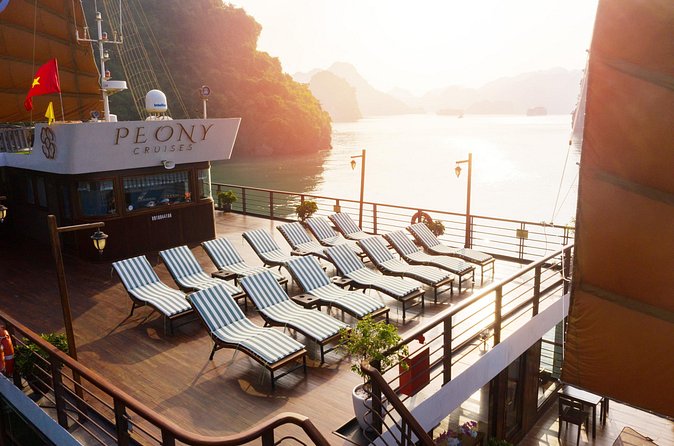 Peony Cruise : Unique 2 Days Tuan Chau - Halong bay - Lan Ha Bay - Day two: Cat Ba Island and Trung Trang Cave