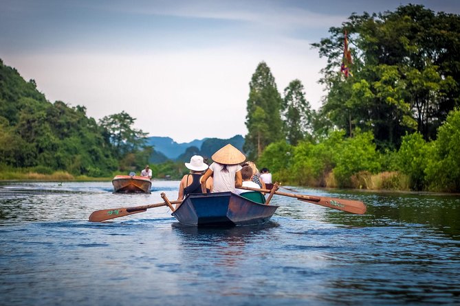 Perfume Pagoda Full-Day Guided Tour from Hanoi - All Inclusive - Thien Tru Harbour and the climb toward Huong Tich Cave