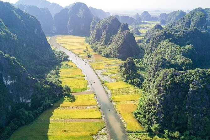 Premium Hoa lu - Trang An - Mua Cave with Buffet Lunch from Hanoi - Hoa Lu and the Dinh and Le temples