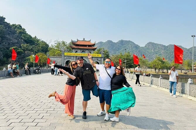 Private 1 day in Ninh Binh with Hoa Lu, Trang An and Mua cave - Mua Cave and the climb to the dragon viewpoint