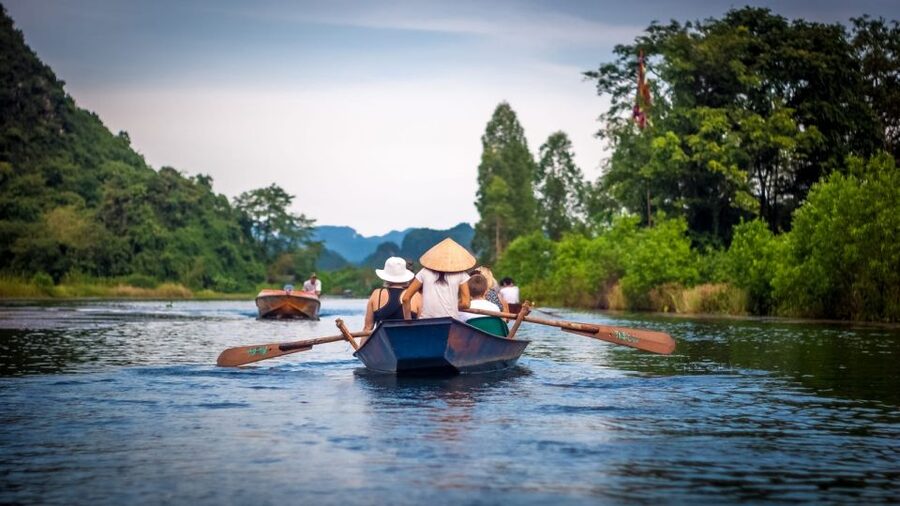 Private Car/Bus Renting Hanoi - Ninh Binh - Halong - Sapa... - Who will enjoy this day trip most