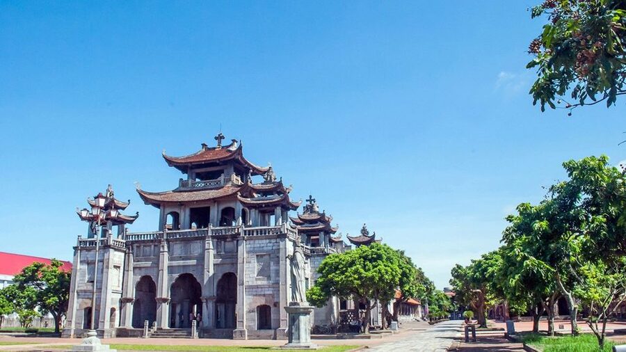 Private Car/Bus Renting Hanoi - Ninh Binh - Halong - Sapa... - Three very different views of northern Vietnam