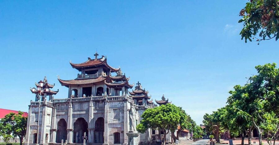 Private Car/Bus Renting Hanoi - Ninh Binh - Halong - Sapa... - Phat Diem Cathedral and its unusual design