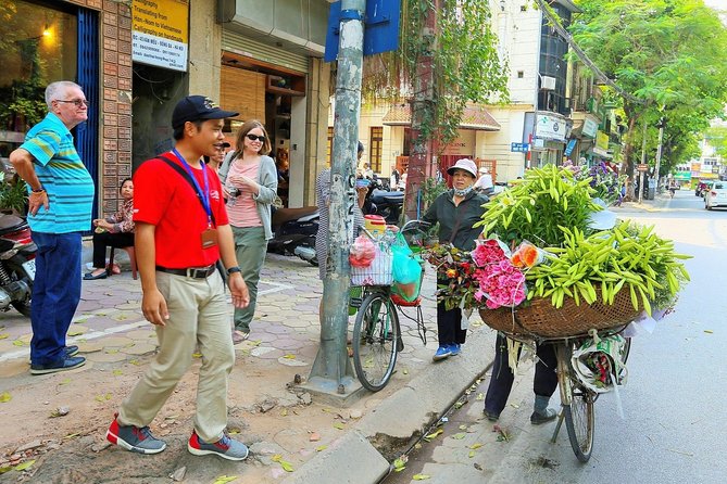 Private Crowd Free Hanoi: Morning Highlights of the City Experience - The guide makes the difference