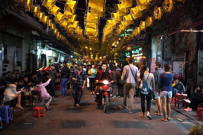 Private Evening Walking Tour - Cyclo & Water Puppet Show in Hanoi Old Quarter - Walking through the narrow Old Quarter
