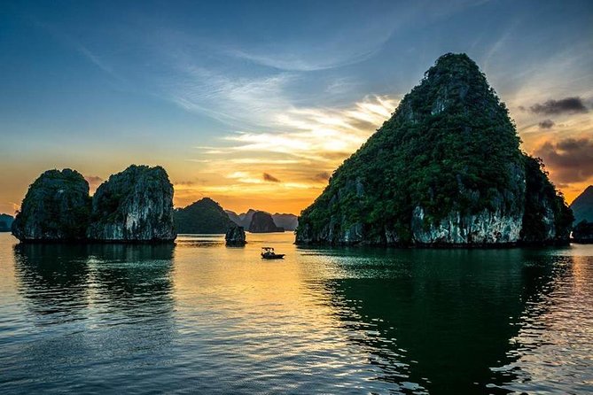 Private Ha Long bay day trip(From Hanoi city or Halong harbour) - The Hanoi pickup and 170-kilometer road trip