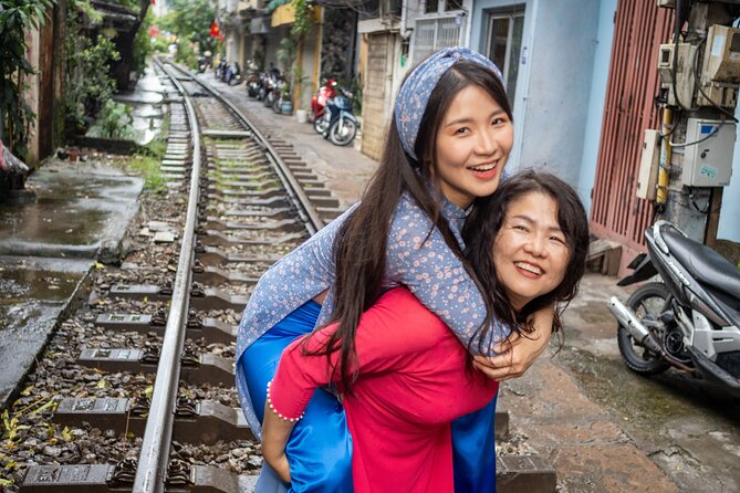 Private Hanoi Photoshoot – Iconic Spots & Hidden Gems - Choosing an Ao Dai for your photographs