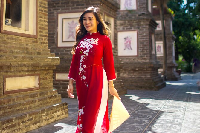 Private Hanoi Photoshoot – Iconic Spots & Hidden Gems - What the photographers add to the experience