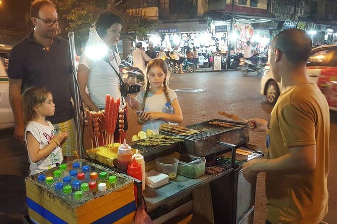 Private Hanoi Street Food Walking Tour With Real Foodie - Ten dishes across street stalls and family restaurants