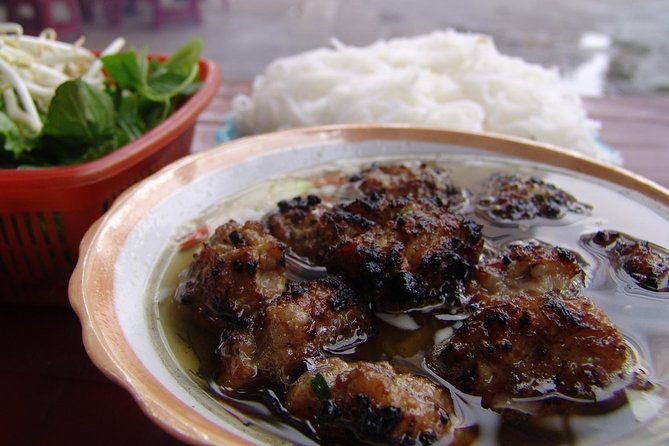 Private Hanoi Street Food Walking Tour With Real Foodie - Meeting your guide in Hanoi’s Old Quarter