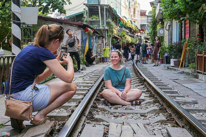 Private Hanoi Walking Tour with visit Train Street - Practical details for a three-hour walk