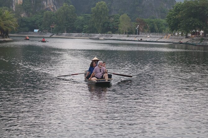 Private luxury - Mua Cave - Trang An - Bich Dong 1 Day From Hanoi - Lunch in the Tam Coc area