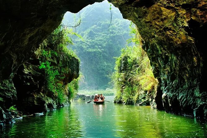 Private Ninh Binh Full Day (Bich Dong -Tam coc -Mua cave- Biking) - Tam Coc by sampan through the limestone cliffs