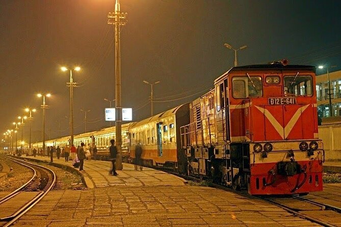Private Overnight Train Hanoi To Sapa Or Return - Inside the four-berth soft sleeper