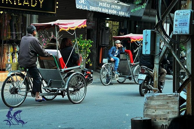 Private tour - Hanoi old quarter cyclo tour (2 hours) - Churches, temples, pagodas, and old buildings
