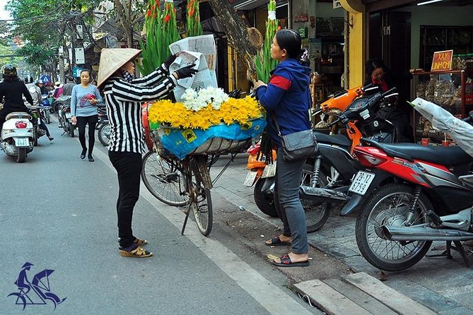 Private tour - Hanoi old quarter cyclo tour (2 hours) - Lo Ren, Lan Ong, and the Old Quarter’s working streets