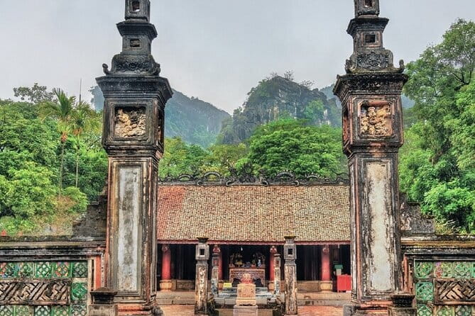 Private tour in Ninh Binh from Hanoi - Buffet lunch near Tam Coc