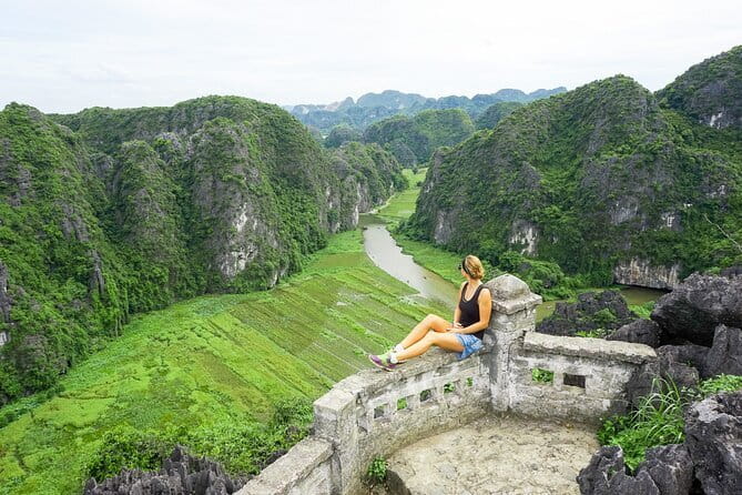 PRIVATE TOUR Ninh Binh One Day - Hoa lu- Tam Coc - Mua Cave - A set lunch with mountain goat and local dishes