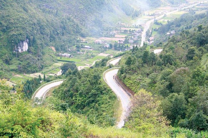 Private Transfer Between Lao Cai Train Station and Sapa Town - Meeting your driver at Lao Cai Train Station