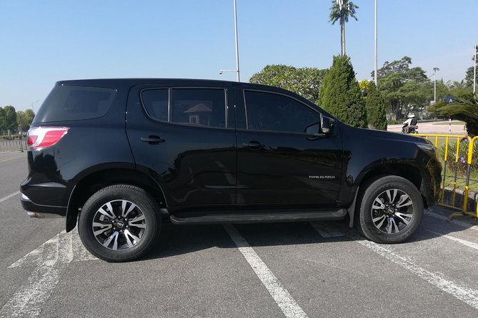 Private Transfer from Ninh Binh to Halong or Halong to Ninh Binh - The vehicle and driver setup