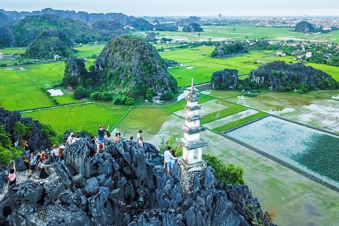 Private transfer Hanoi-Ninh Binh one day trip - The Halong side: city hotels and Tuan Chau