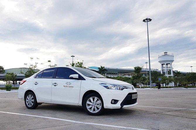 Private Transfer: Noi Bai Airport to/from Ha Noi City Center - The 40-minute drive into Hanoi