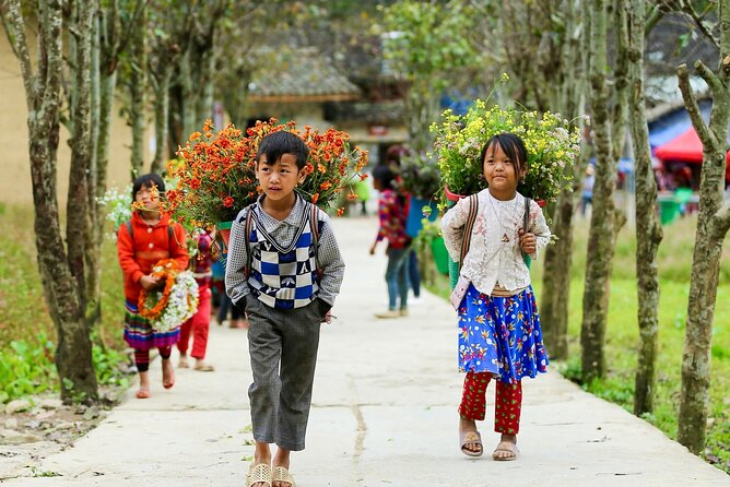Private Transfer One Way From HANOI > SAPA - Leaving Hanoi by private car