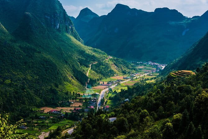 Private Transfers Ha Giang <=> Sapa One Way (Free Hotel Pickup) - Booking details worth handling before departure