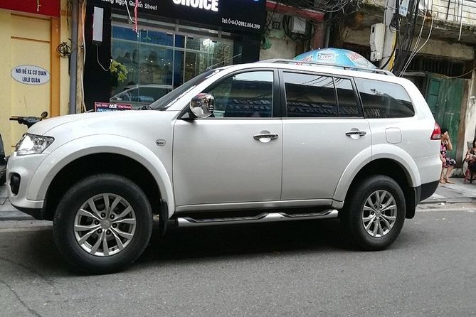 Private Transfers Round Trip Hanoi - Halong - Hanoi Full Day - The air-conditioned car and the road south
