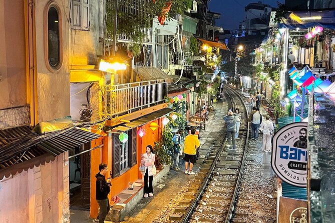 Private Unstoppable Gourmet Gastronomic Tour - Food at local stalls and Michelin-recognized venues