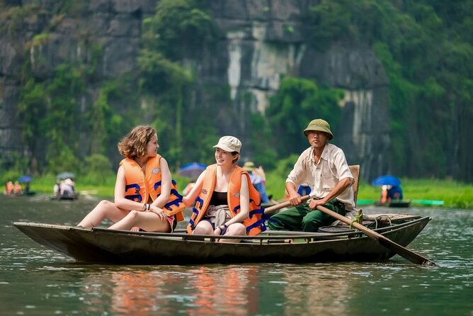 Quang Phu Cau Incense Village- Hoa Lu - Trang An Small Group Tour - The guide can make or break the experience