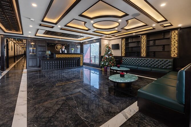 RITA CRUISE - LUXURY 5 STAR CRUISE in HALONG BAY from HANOI - Hanoi to Tuan Chau, a long morning made easier